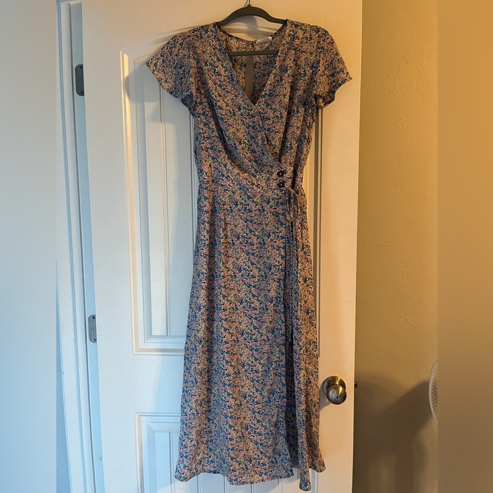 SIENNA SKY FLOWY LONG SUMMER DRESS SIZE MEDIUM CUTE FLORAL PRINT